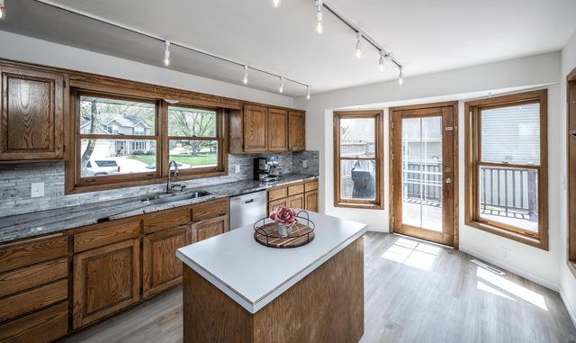 15020 Rushmore Crescent, Burnsville, MN 55306