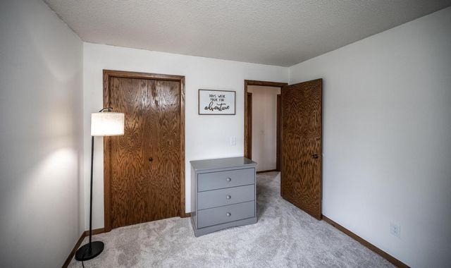 15020 Rushmore Crescent, Burnsville, MN 55306