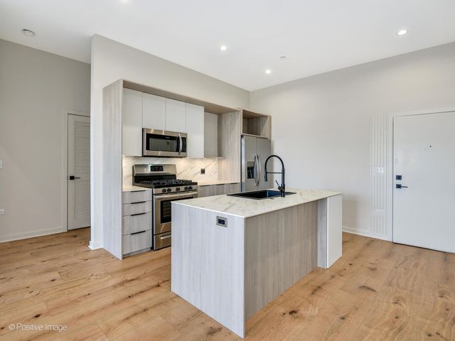 11 W Prospect Avenue 301, Mount Prospect, IL 60056