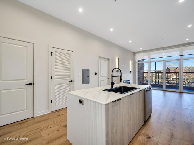 11 W Prospect Avenue 301, Mount Prospect, IL 60056