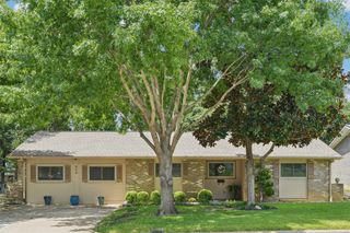 800 Shelmar Drive, Euless, TX 76039