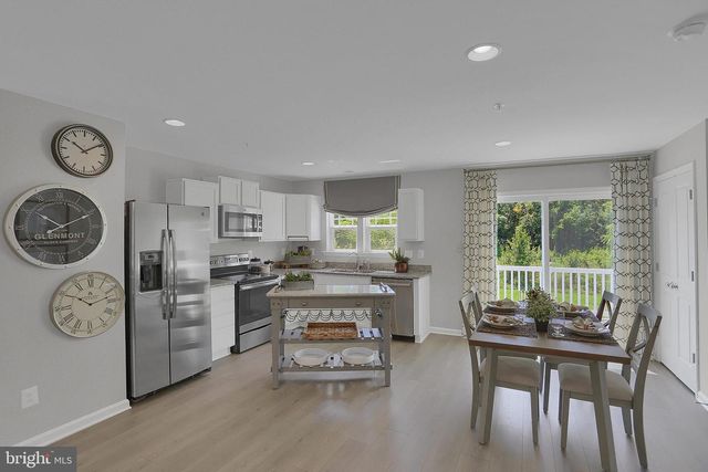 37550 BROADSIDE DR, Greenbackville, VA 23356