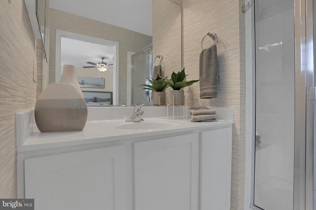 37550 BROADSIDE DR, Greenbackville, VA 23356