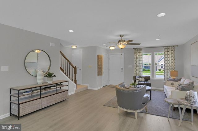 37550 BROADSIDE DR, Greenbackville, VA 23356