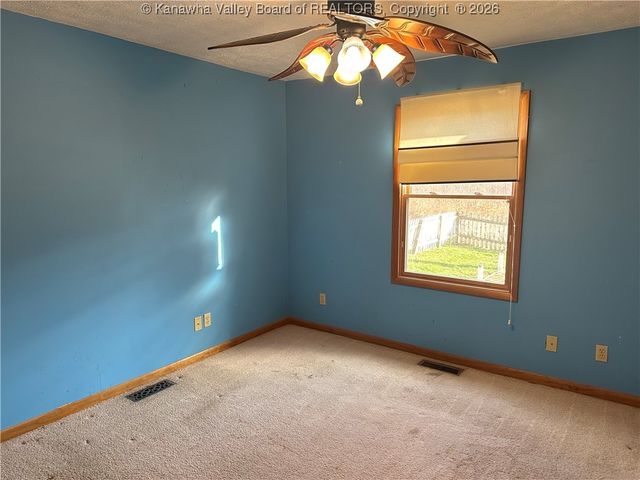 153 Rolling Meadows Road, Scott Depot, WV 25560