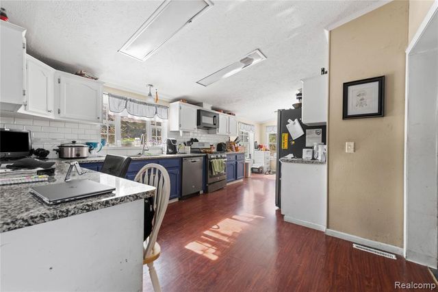 2540 Auten Road, Ortonville, MI 48462