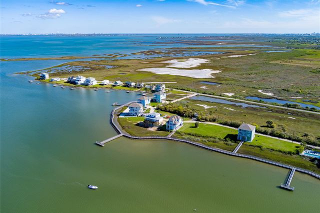 3226 Road Less Traveled, Galveston, TX 77554