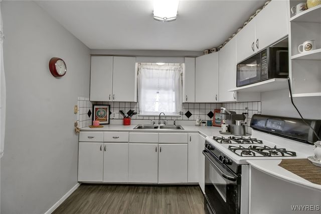 281 West Hazeltine Avenue, Tonawanda, NY 14217