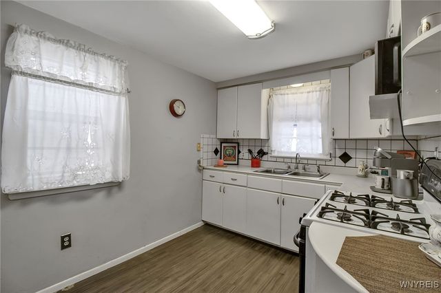 281 West Hazeltine Avenue, Tonawanda, NY 14217