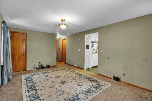 281 West Hazeltine Avenue, Tonawanda, NY 14217