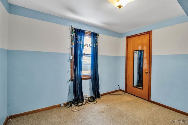 281 West Hazeltine Avenue, Tonawanda, NY 14217