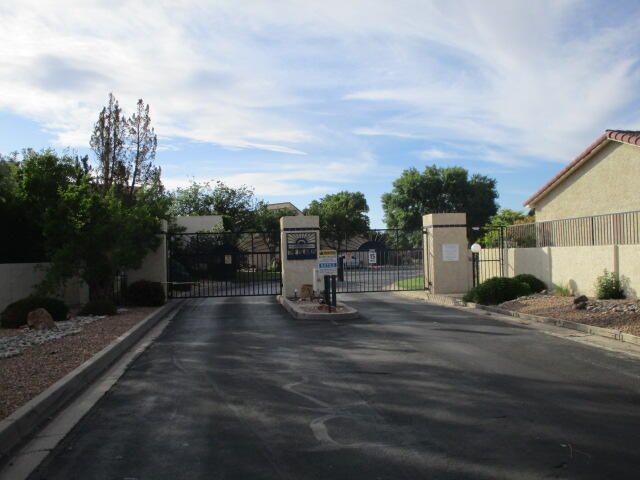 528 Eastlake Drive SE, Rio Rancho, NM 87124