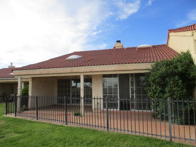 528 Eastlake Drive SE, Rio Rancho, NM 87124