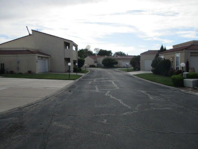 528 Eastlake Drive SE, Rio Rancho, NM 87124