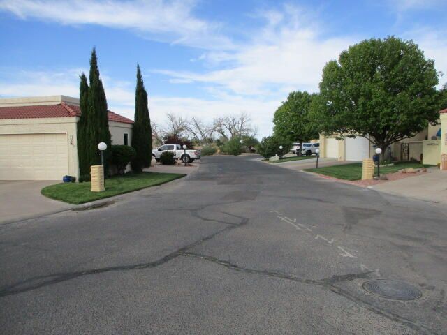 528 Eastlake Drive SE, Rio Rancho, NM 87124
