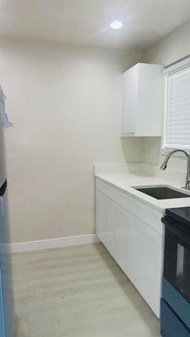 6106 Forest Hill Boulevard 201, West Palm Beach, FL 33415