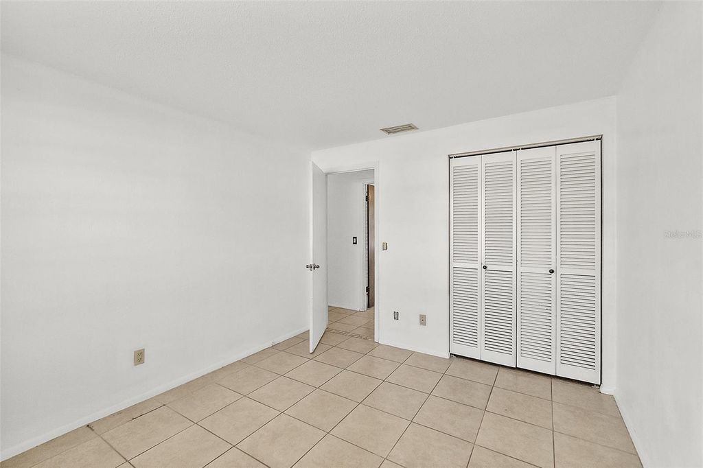 Image 18 of property listing at 977 WHIPORWILL DRIVE, Port Orange, FL 32127