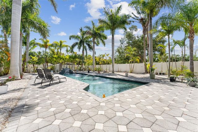 2704 57TH STREET S, Gulfport, FL 33707