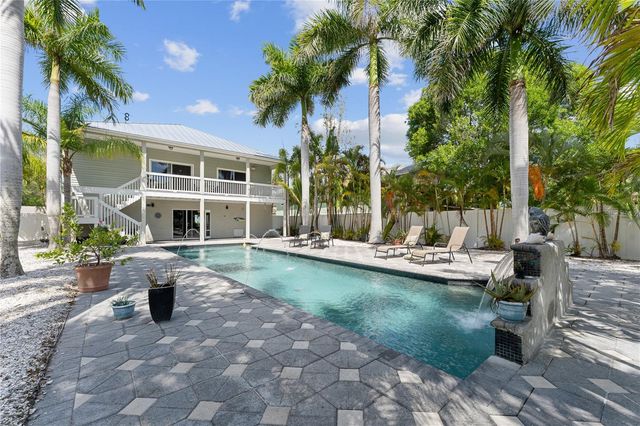 2704 57TH STREET S, Gulfport, FL 33707