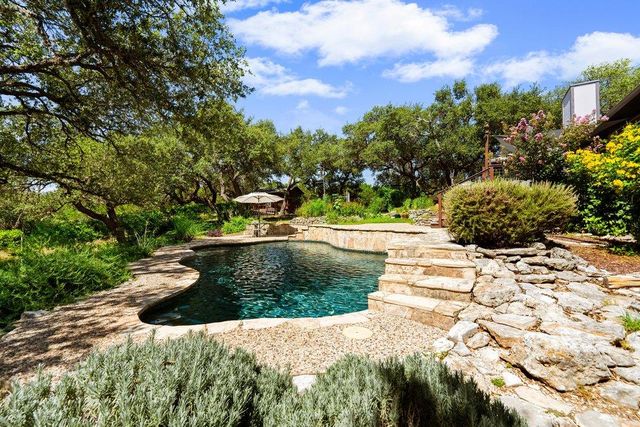 2111 Stallion Springs DR, Fischer, TX 78623