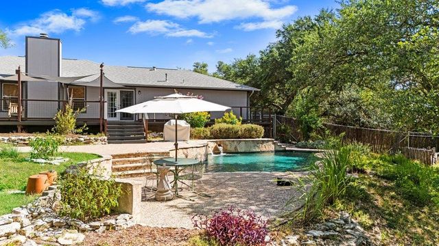2111 Stallion Springs DR, Fischer, TX 78623