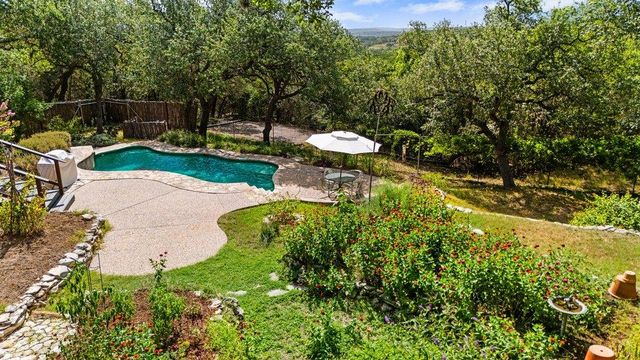 2111 Stallion Springs DR, Fischer, TX 78623