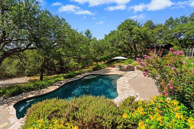 2111 Stallion Springs DR, Fischer, TX 78623