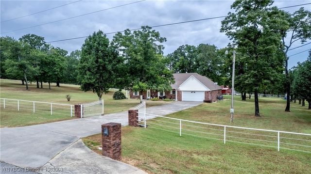 477053 E 1085 Road, Roland, OK 74954