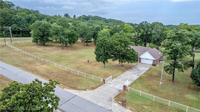 477053 E 1085 Road, Roland, OK 74954