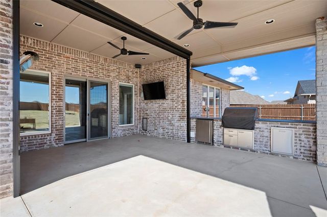 15204 Fountain Creek Lane, Edmond, OK 73013