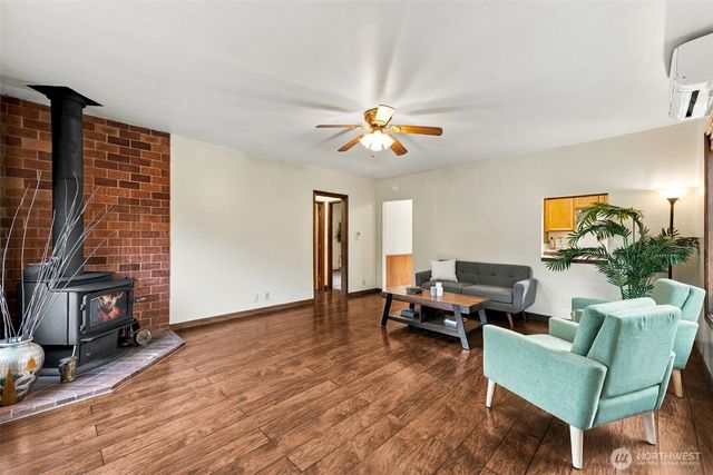 1140 N Cambrian Avenue, Bremerton, WA 98312