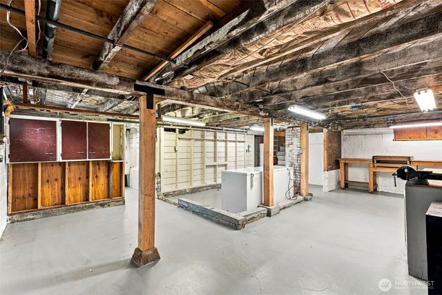1140 N Cambrian Avenue, Bremerton, WA 98312