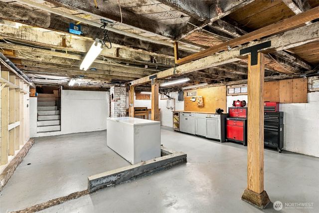 1140 N Cambrian Avenue, Bremerton, WA 98312