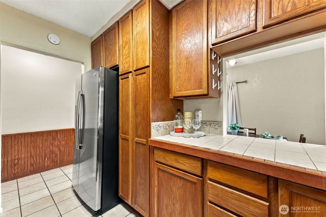 1140 N Cambrian Avenue, Bremerton, WA 98312