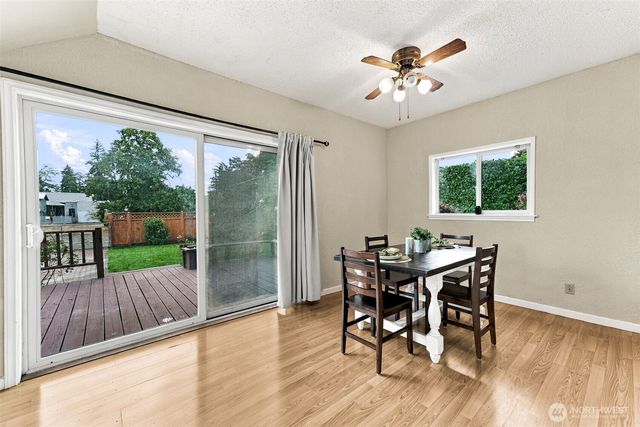 1140 N Cambrian Avenue, Bremerton, WA 98312