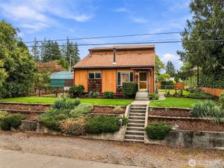 1140 N Cambrian Avenue, Bremerton, WA 98312