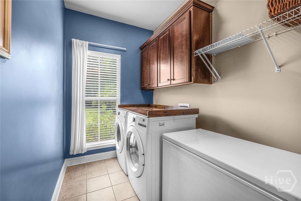 Image 16 of property listing at 150 Jacobs Circle, Richmond Hill, GA 31324