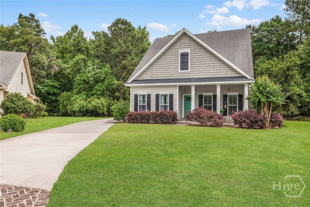 Image 2 of property listing at 150 Jacobs Circle, Richmond Hill, GA 31324