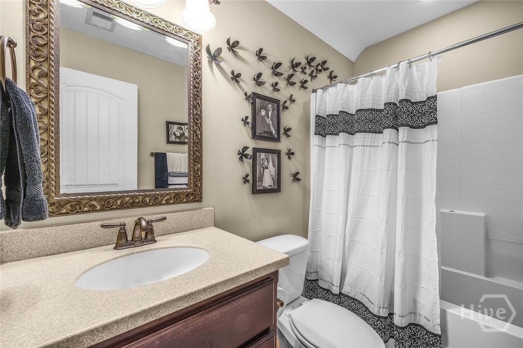 Image 32 of property listing at 150 Jacobs Circle, Richmond Hill, GA 31324