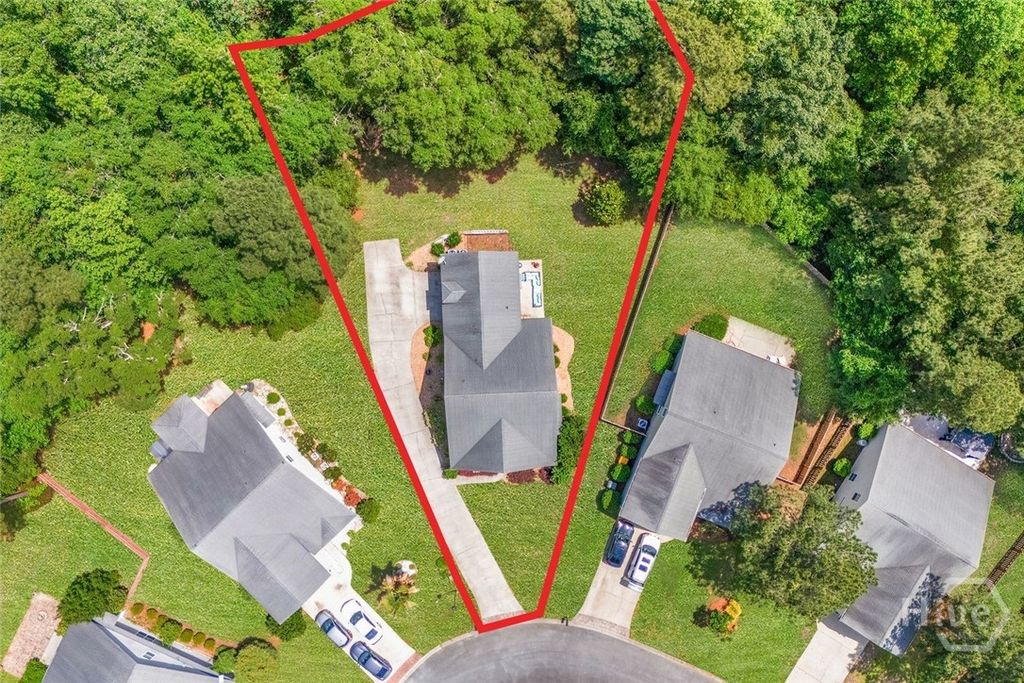 Image 4 of property listing at 150 Jacobs Circle, Richmond Hill, GA 31324