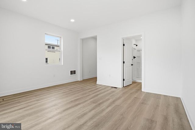 210 POWHATTAN AVE, Essington, PA 19029