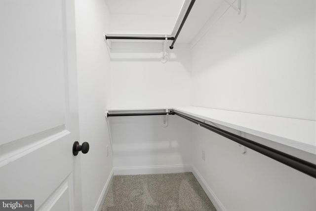 210 POWHATTAN AVE, Essington, PA 19029