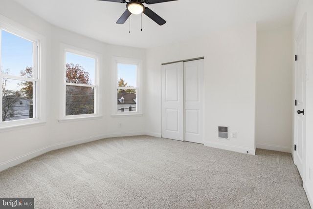 210 POWHATTAN AVE, Essington, PA 19029