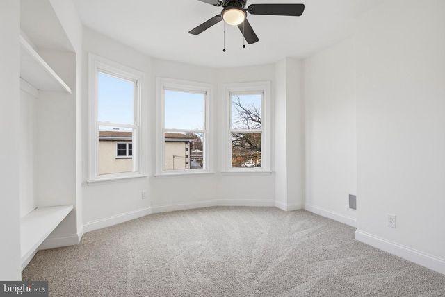 210 POWHATTAN AVE, Essington, PA 19029