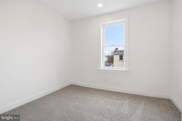 210 POWHATTAN AVE, Essington, PA 19029