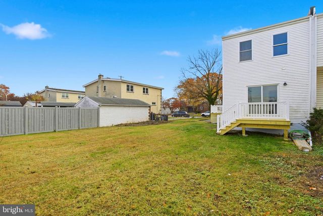 210 POWHATTAN AVE, Essington, PA 19029