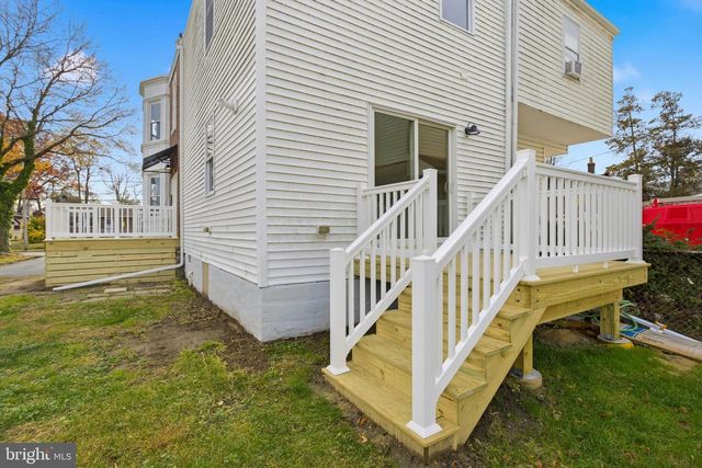 210 POWHATTAN AVE, Essington, PA 19029