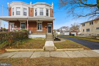 210 POWHATTAN AVE, Essington, PA 19029