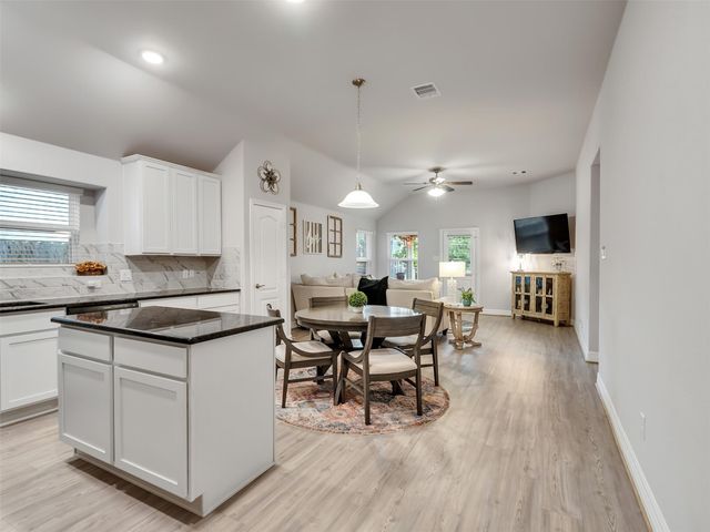15190 N Heron Heights Way, Magnolia, TX 77354