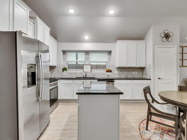 15190 N Heron Heights Way, Magnolia, TX 77354